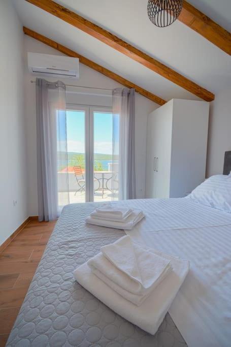 Villa With Amazing View And A Private Pool, Susnjar 1 Kruševo Kültér fotó